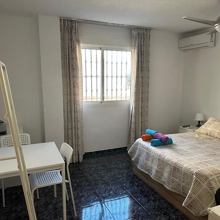 Almeria Centro Habitacion Privada En Apartamento Compartido Dış mekan fotoğraf