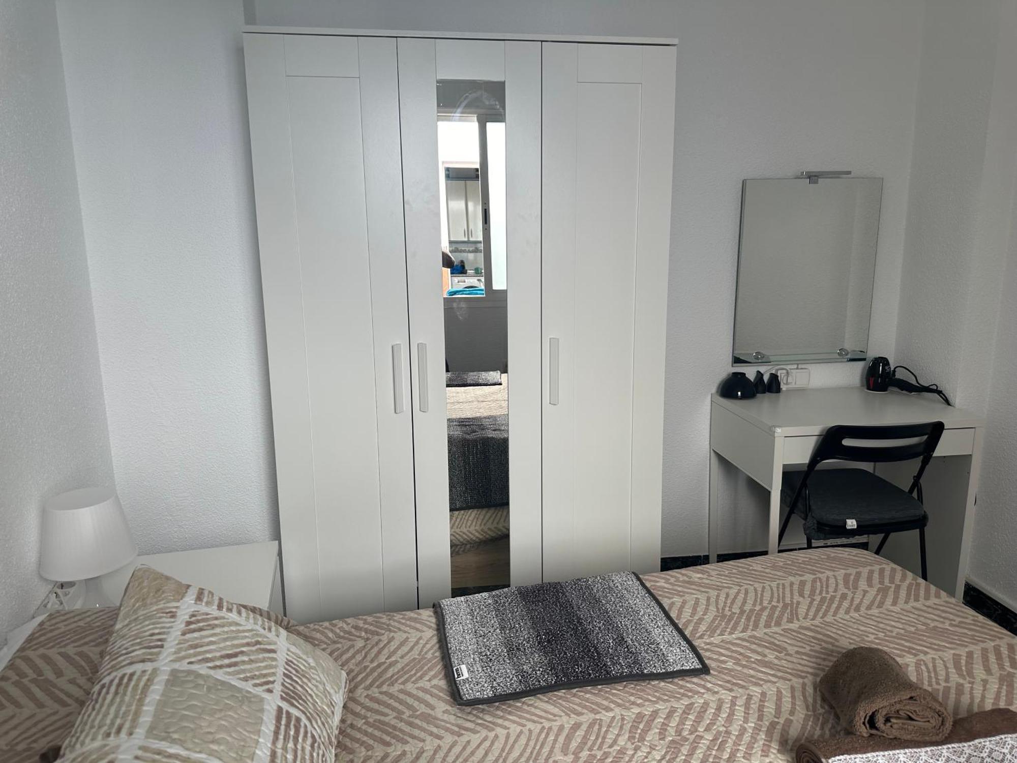 Almeria Centro Habitacion Privada En Apartamento Compartido Dış mekan fotoğraf