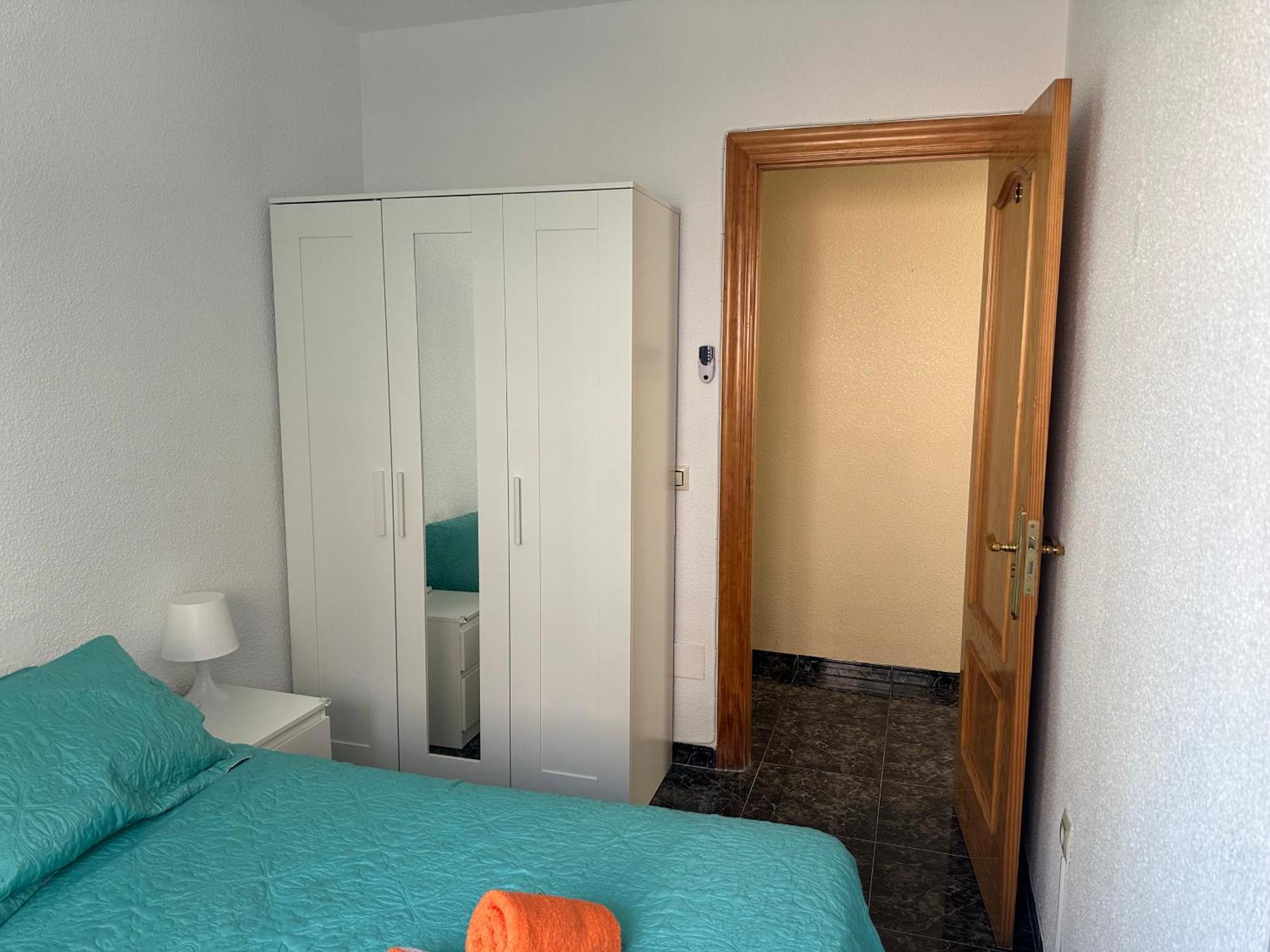 Almeria Centro Habitacion Privada En Apartamento Compartido Dış mekan fotoğraf