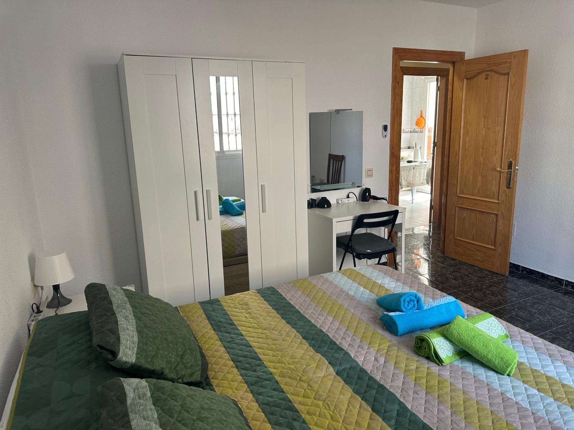 Almeria Centro Habitacion Privada En Apartamento Compartido Dış mekan fotoğraf