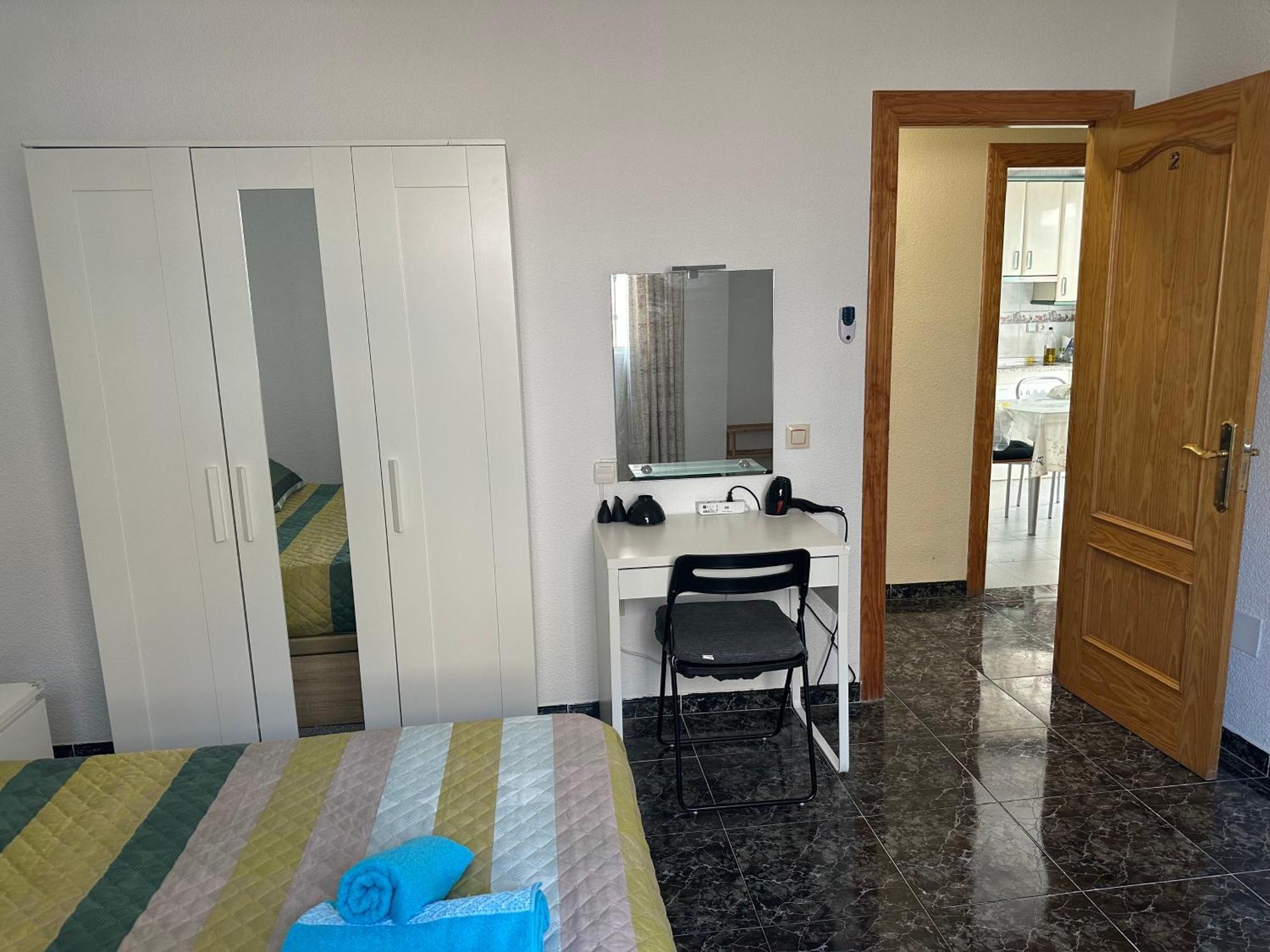 Almeria Centro Habitacion Privada En Apartamento Compartido Dış mekan fotoğraf