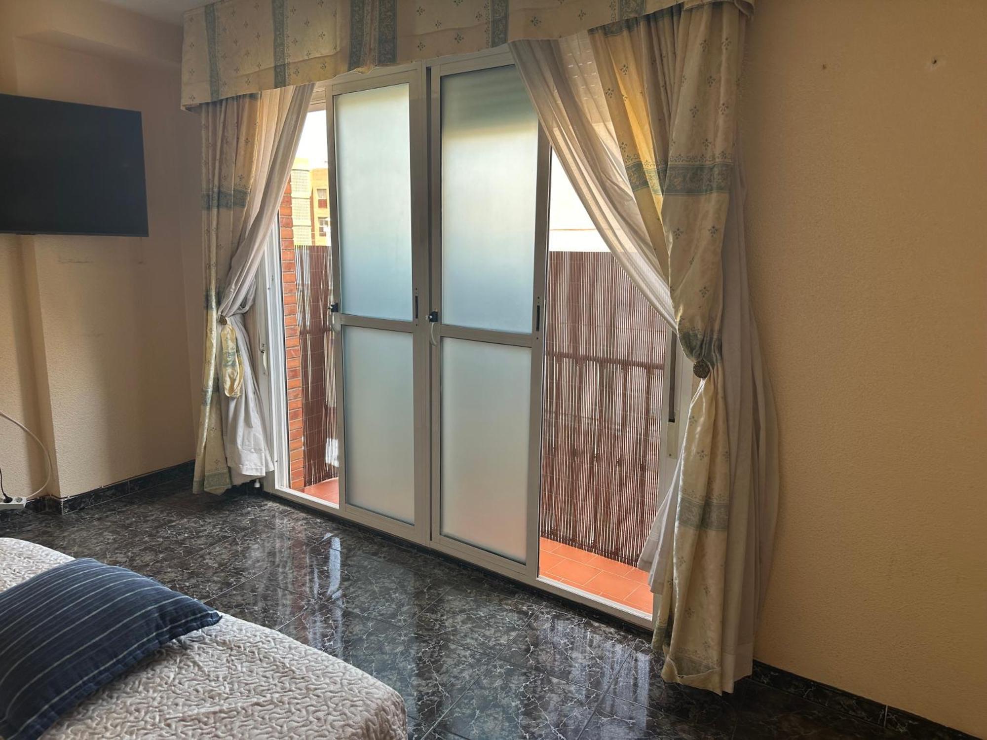 Almeria Centro Habitacion Privada En Apartamento Compartido Dış mekan fotoğraf