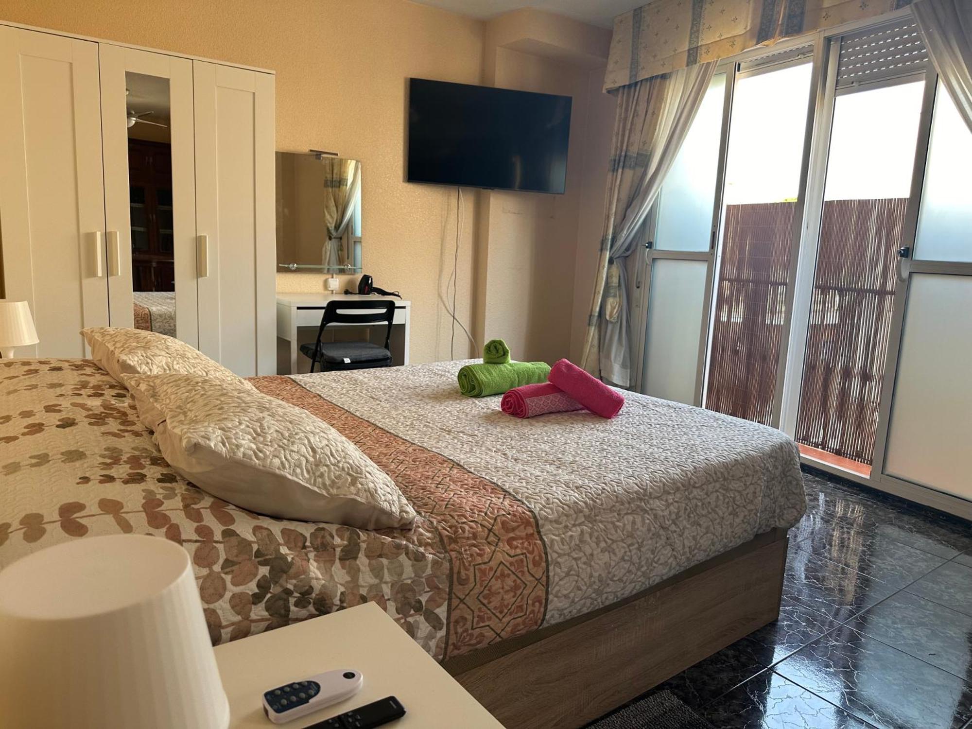 Almeria Centro Habitacion Privada En Apartamento Compartido Dış mekan fotoğraf
