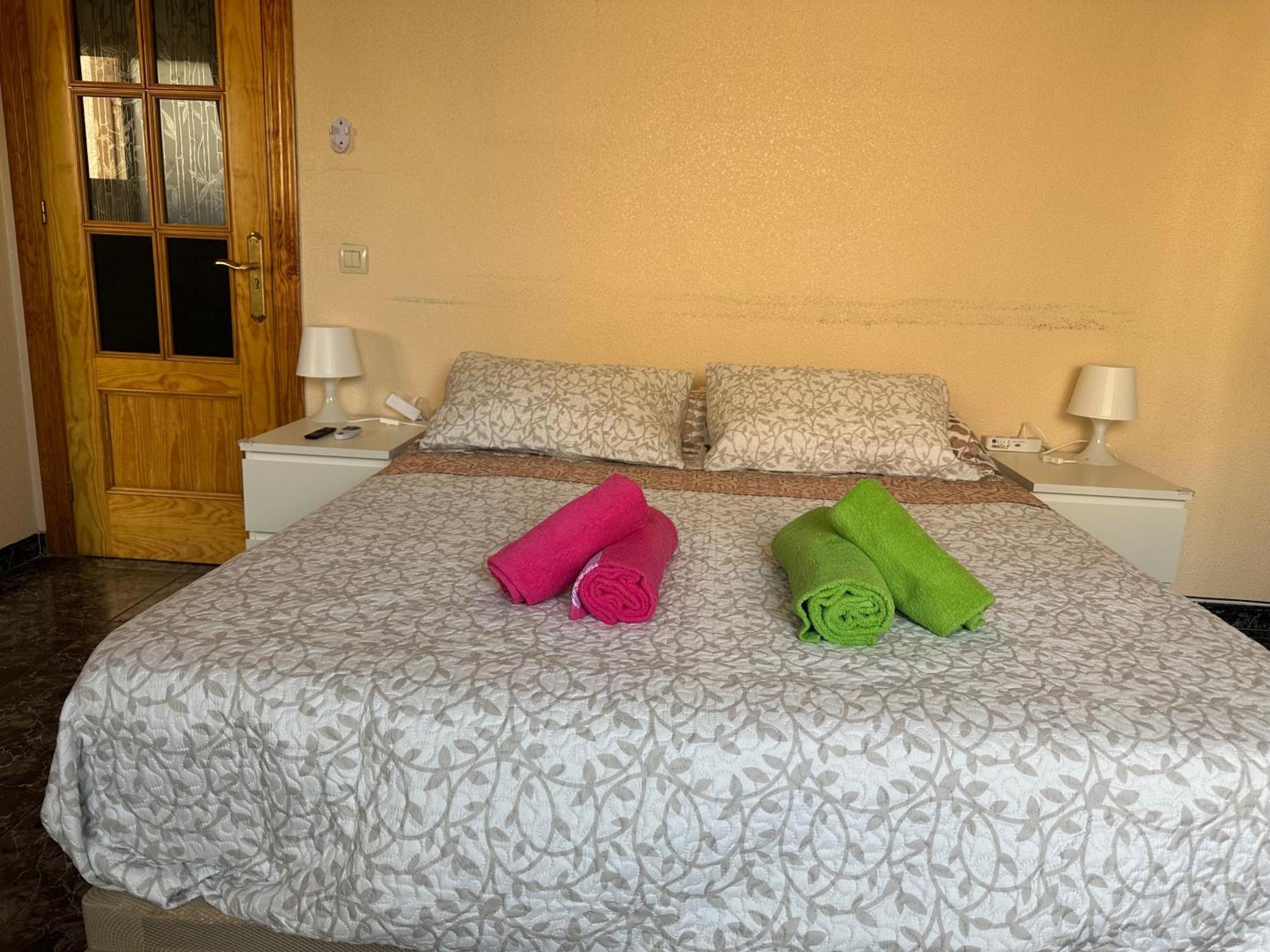 Almeria Centro Habitacion Privada En Apartamento Compartido Dış mekan fotoğraf