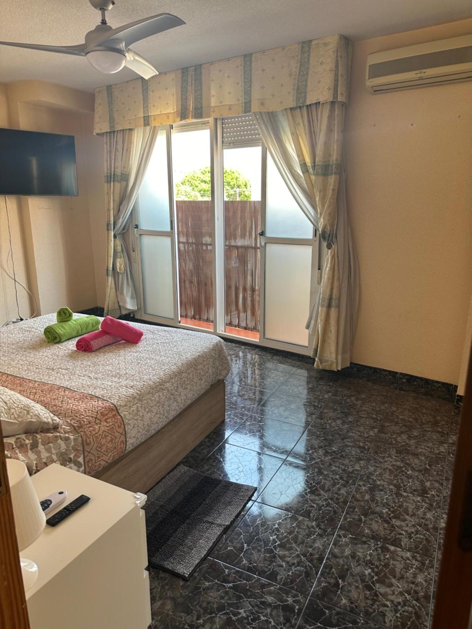 Almeria Centro Habitacion Privada En Apartamento Compartido Dış mekan fotoğraf
