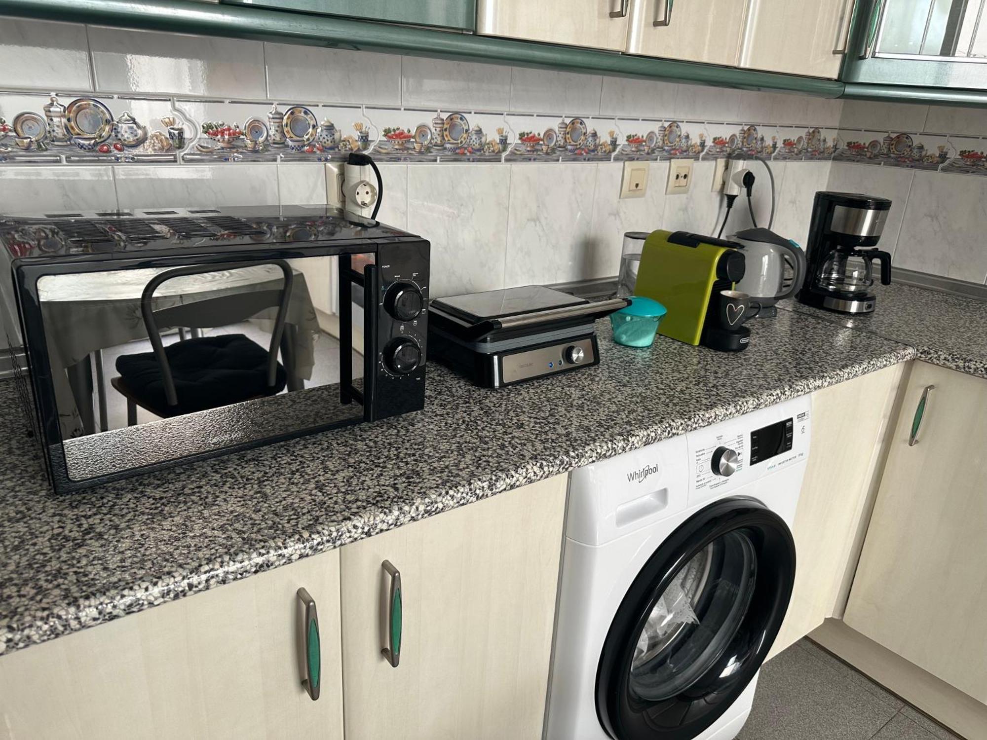 Almeria Centro Habitacion Privada En Apartamento Compartido Dış mekan fotoğraf