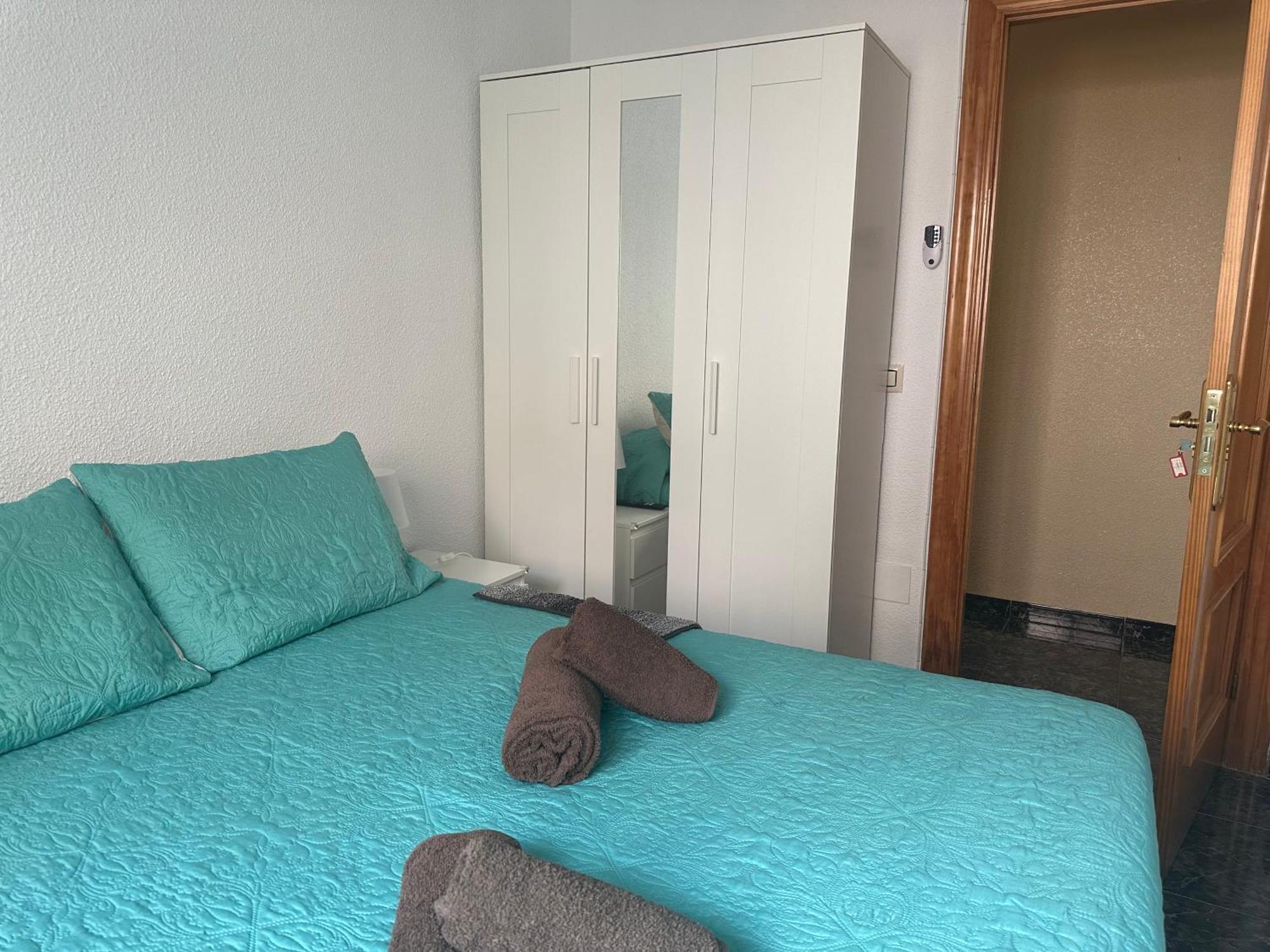 Almeria Centro Habitacion Privada En Apartamento Compartido Dış mekan fotoğraf