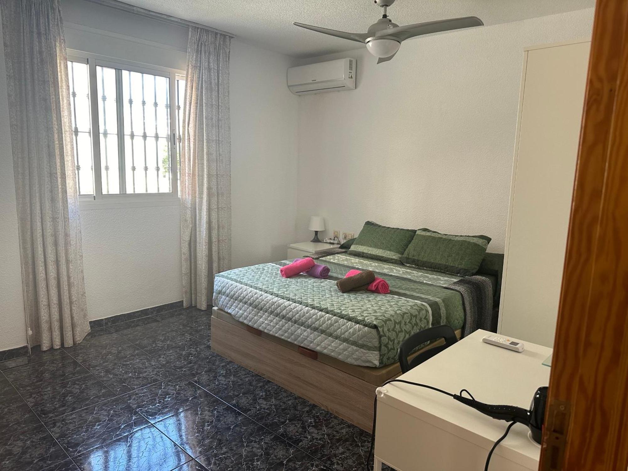 Almeria Centro Habitacion Privada En Apartamento Compartido Dış mekan fotoğraf