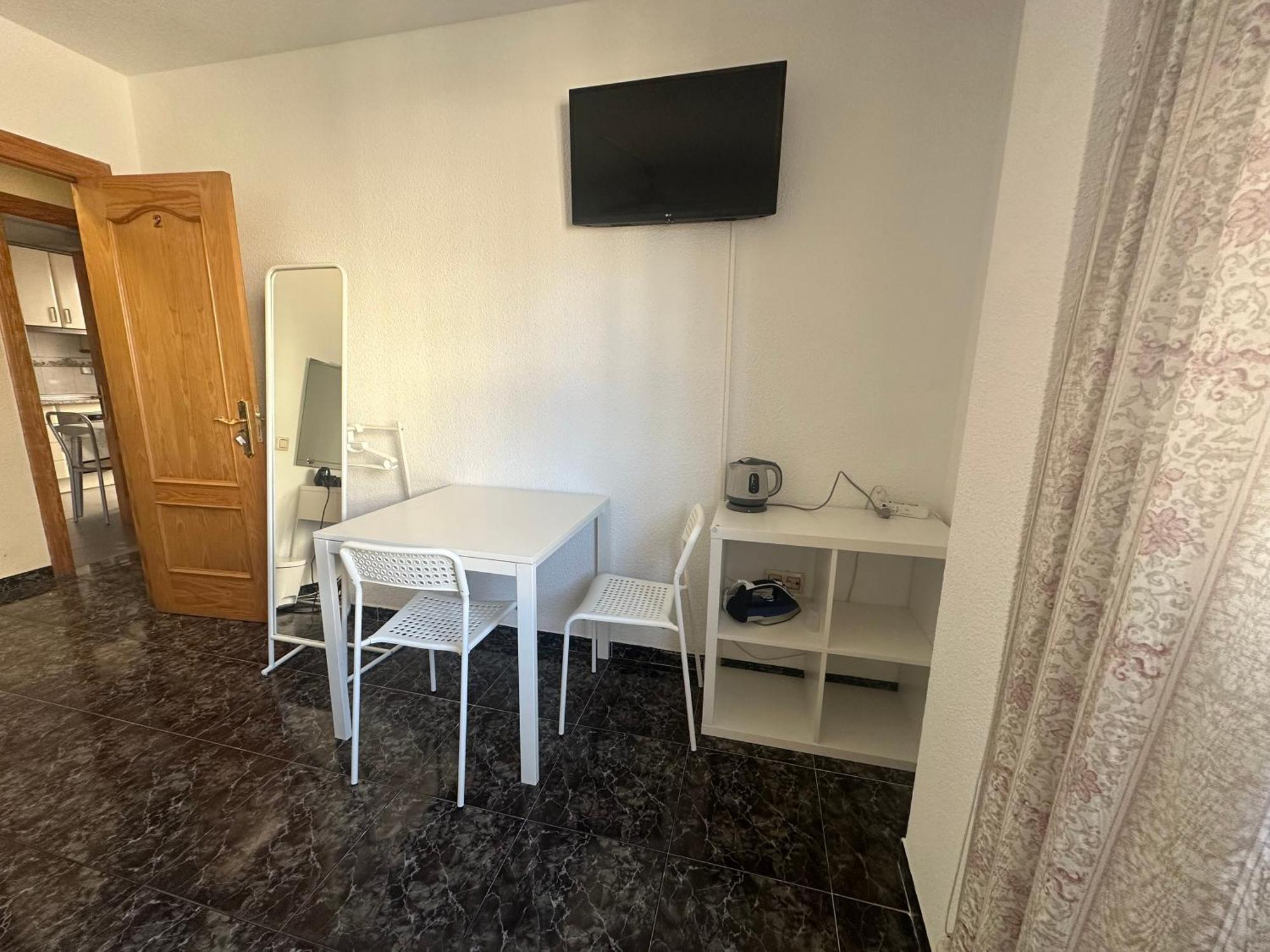 Almeria Centro Habitacion Privada En Apartamento Compartido Dış mekan fotoğraf