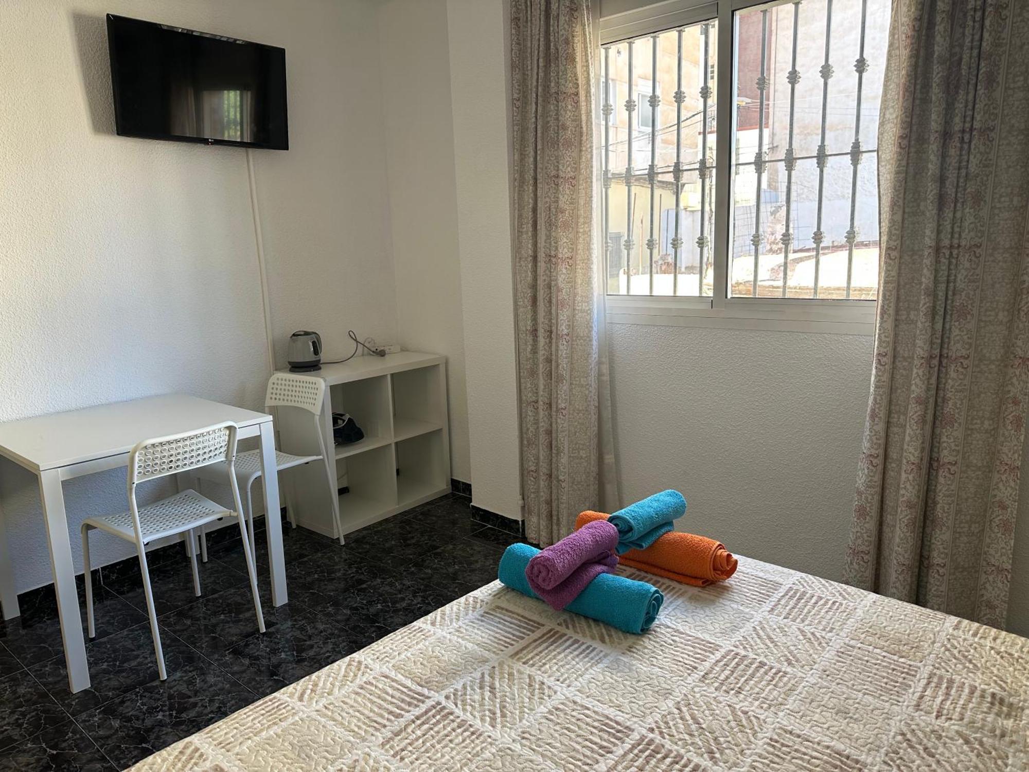 Almeria Centro Habitacion Privada En Apartamento Compartido Dış mekan fotoğraf